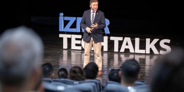 techtalksta-yeni-cag-acilimi-kuzuloglu-insanin-insani-yonettigi-son-kusak-olabiliriz.jpg