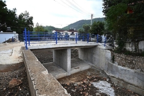 Tekirova’daki köprü taşkın riskine karşı yenilendi