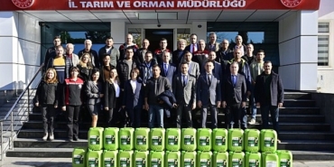 toprak-dostu-humik-asiti-yayginlastiriyoruz.jpg
