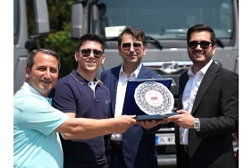 trakmandan-yilin-en-buyuk-teslimati-alp-lojistik-filosuna-50-adet-man-tgx-cekici-katti.jpg