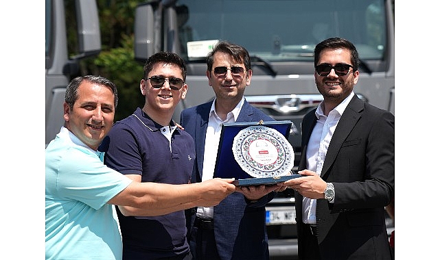 trakmandan-yilin-en-buyuk-teslimati-alp-lojistik-filosuna-50-adet-man-tgx-cekici-katti.jpg
