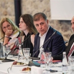 tugay-elimizin-altinda-olan-hazineleri-gormeliyiz.jpg
