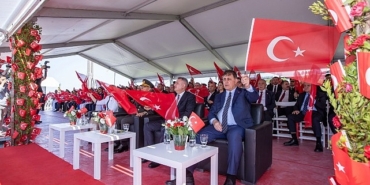 tugay-yasasin-gazi-mustafa-kemal-ataturkun-isigi.jpg