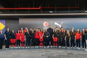 turkiye-basketbol-federasyonu-is-birligiyle-konsept-magaza-acildi.jpg