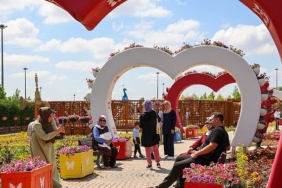 turkiyenin-en-guzel-ve-en-buyuk-cicek-bahcesi-kapilarini-ziyaretcilerine-acti.jpg