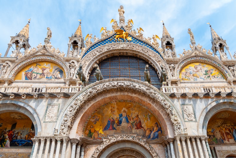 San Marco Bazilikası'nın Tarihi ve Mimari Özellikleri