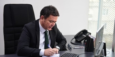 vatandasin-telefonlarini-baskan-erkan-aydin-acti.jpg