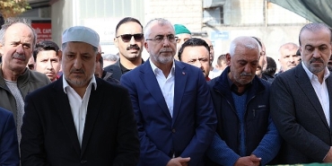 yanginda-hayatini-kaybedenler-son-yolculuga-ugurlandi.jpg