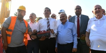 yenisehir-belediyesi-buyuk-kent-kutuphanesi-ve-oyuncak-muzesinin-temelini-atti.jpg