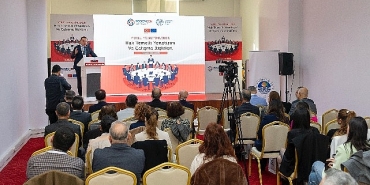 yenisehir-belediyesi-yerel-yonetimler-calistayina-ev-sahipligi-yapti.jpg