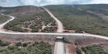 yukari-hereke-cerkesli-yolunda-sira-asfalt-seriminde.jpg